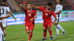 Pesepak bola Timnas Indonesia Egy Maulana Vikri (kiri) berselebrasi (ilustrasi). Egy mencetak gol saat Indonesia mengalahkan Filipina 4-0 di SEA Games.