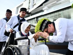 Lepas Jemaah Haji, Bakri Siddiq Titip Doa untuk Banda Aceh