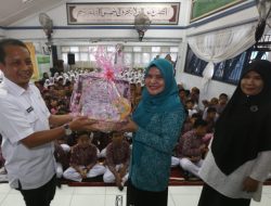 Gandeng Dinas Pangan Aceh, Wardiati Sosialisasi Makanan Sehat bagi Siswa SD